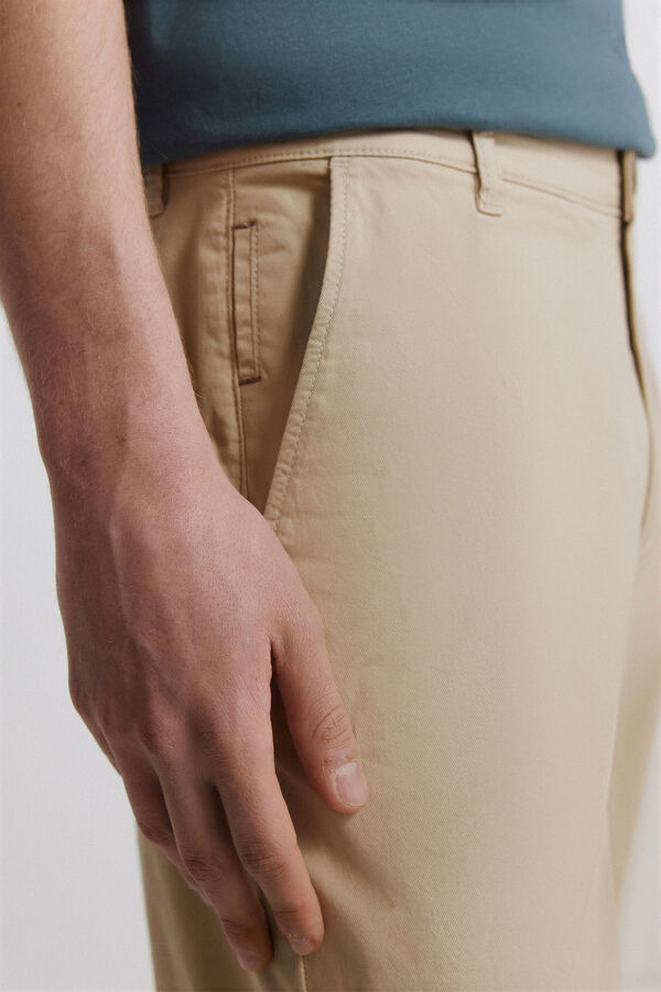 Springfield Cal&ccedil;as chino leves e confort&aacute;veis slim fit bege