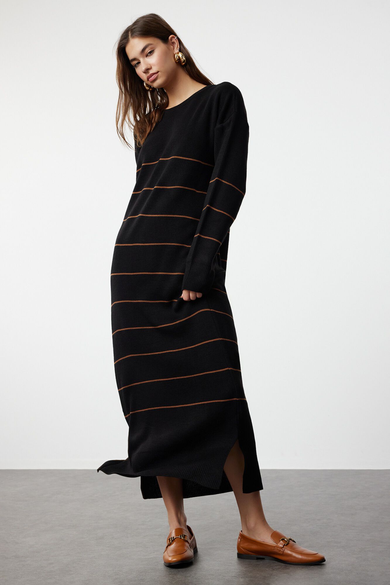 Trendyol Vestido comprido de malha &agrave;s riscas