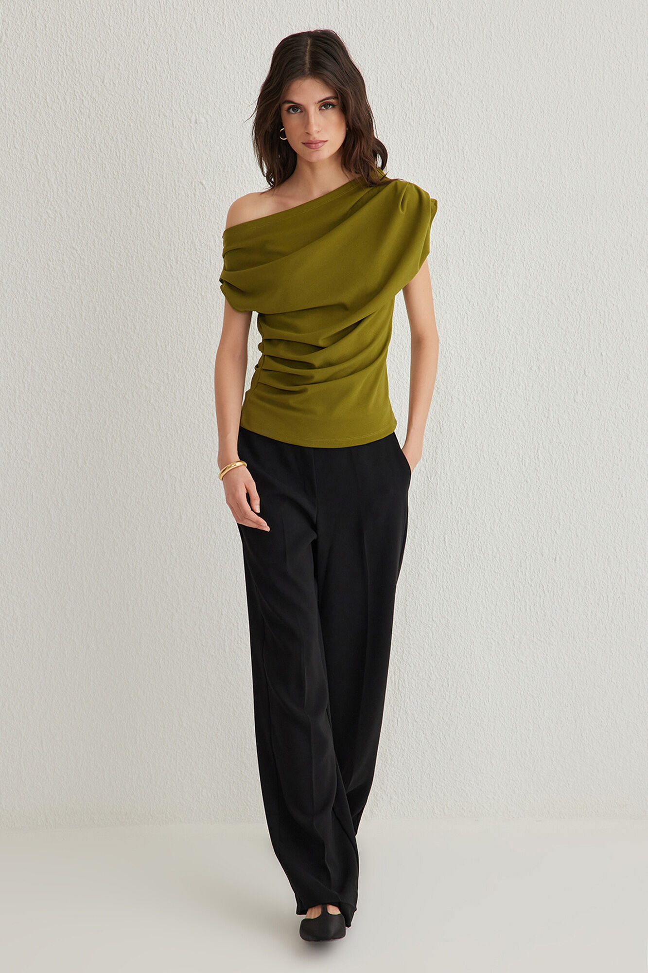 Trendyol Top manga corta asim&eacute;trico