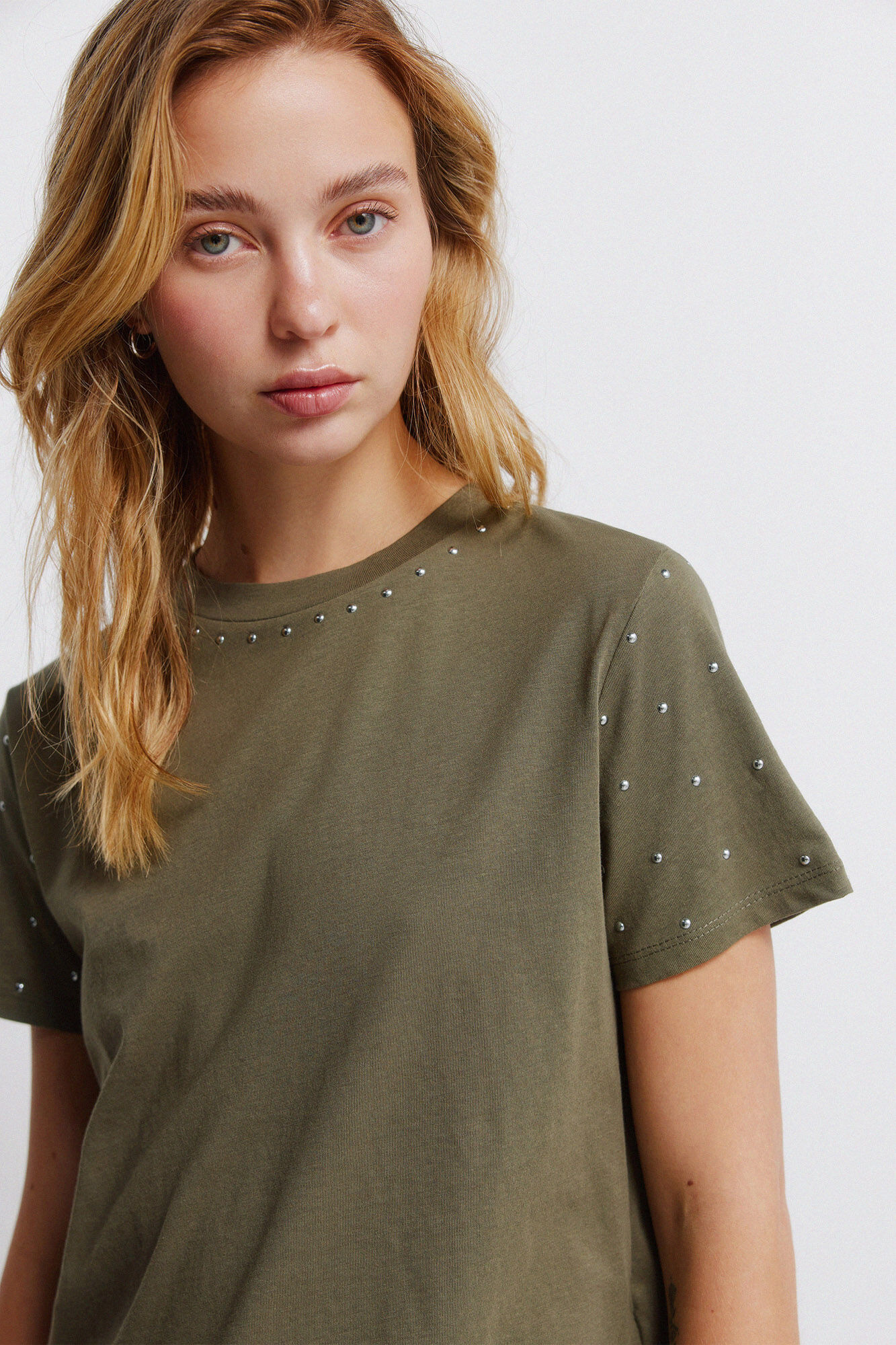 Springfield T-shirt manga curta com tachas