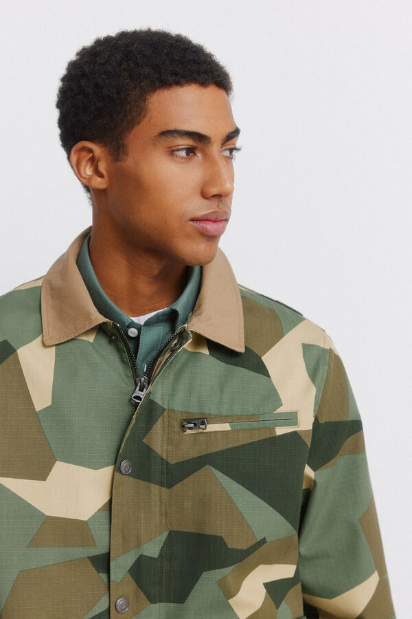 Springfield Parka camuflada gola de contraste Caqui escuro