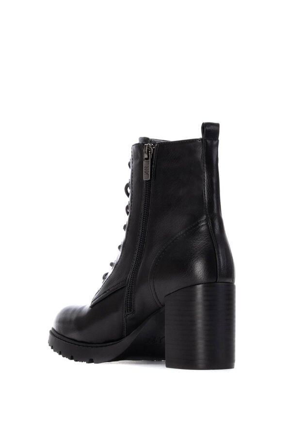 XTI Bota de salto com cadarço preto