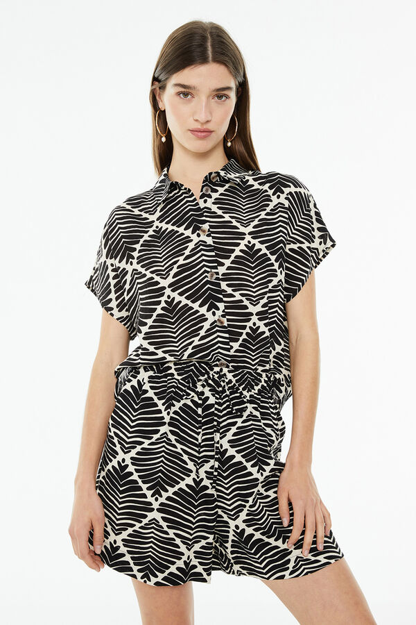 System Action Camisa oversized com estampado geométrica  preto