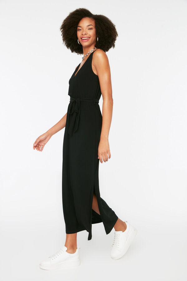 Trendyol Vestido midi sem mangas preto