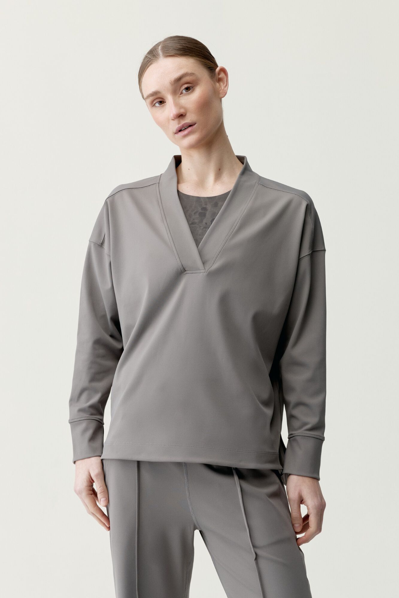 Born Living Yoga Sweatshirt Lua