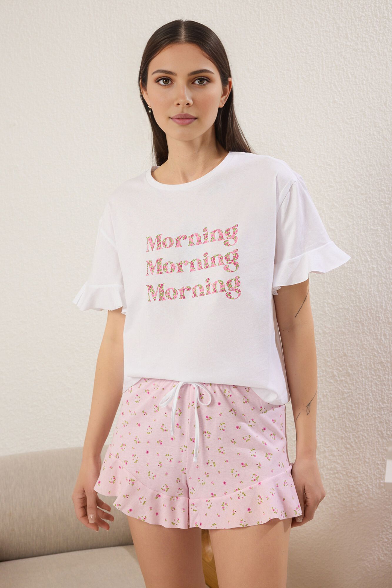 Trendyol Conjunto de pijama curto com folhos floral