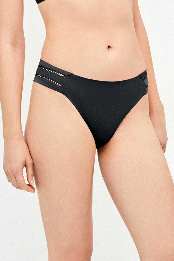 Gisela Braga bikini cl&aacute;sica troquelado negro