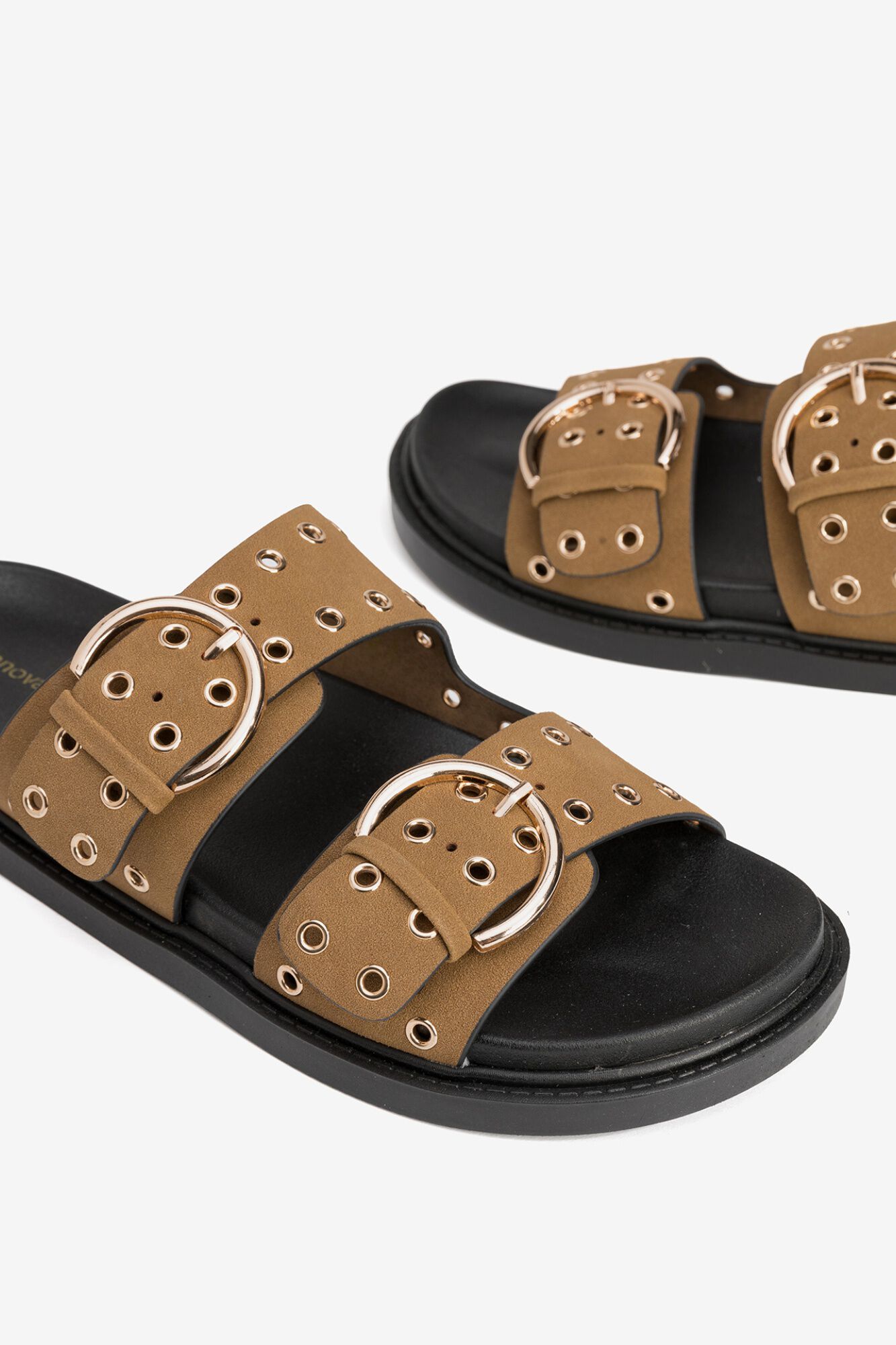 Vilanova Sandalias planas con hebillas