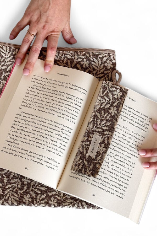 De La Mur Funda Libro Plan + Punto Libro Regalo nude