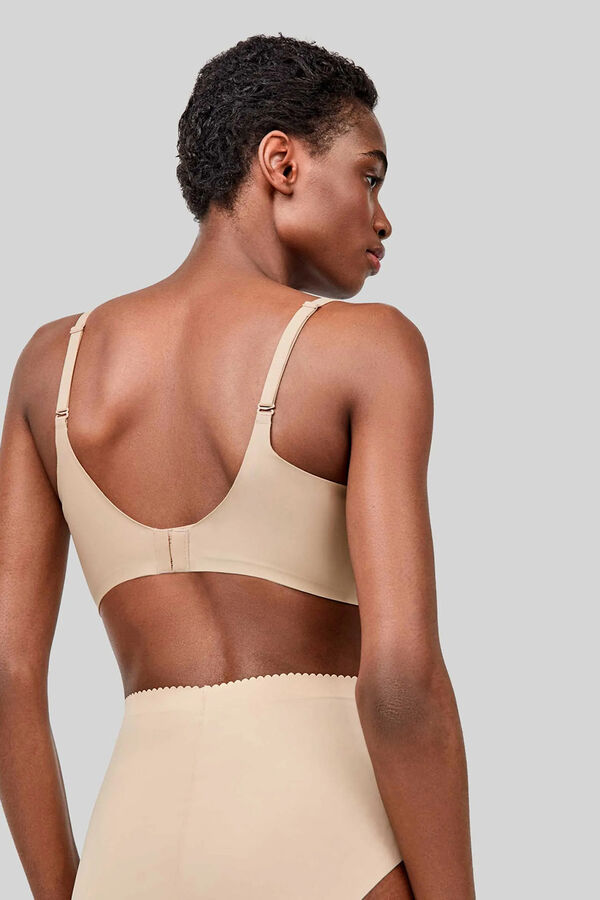 Gisela Extremely neckline push-up bra nude