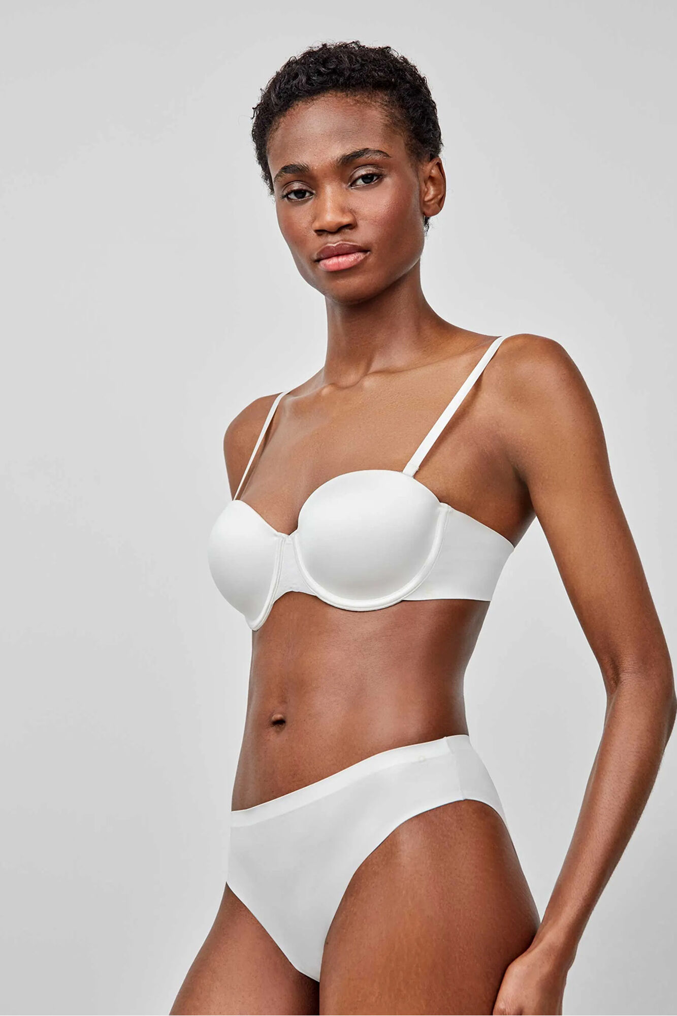 Gisela Braga Cl&aacute;sica satinada invisible