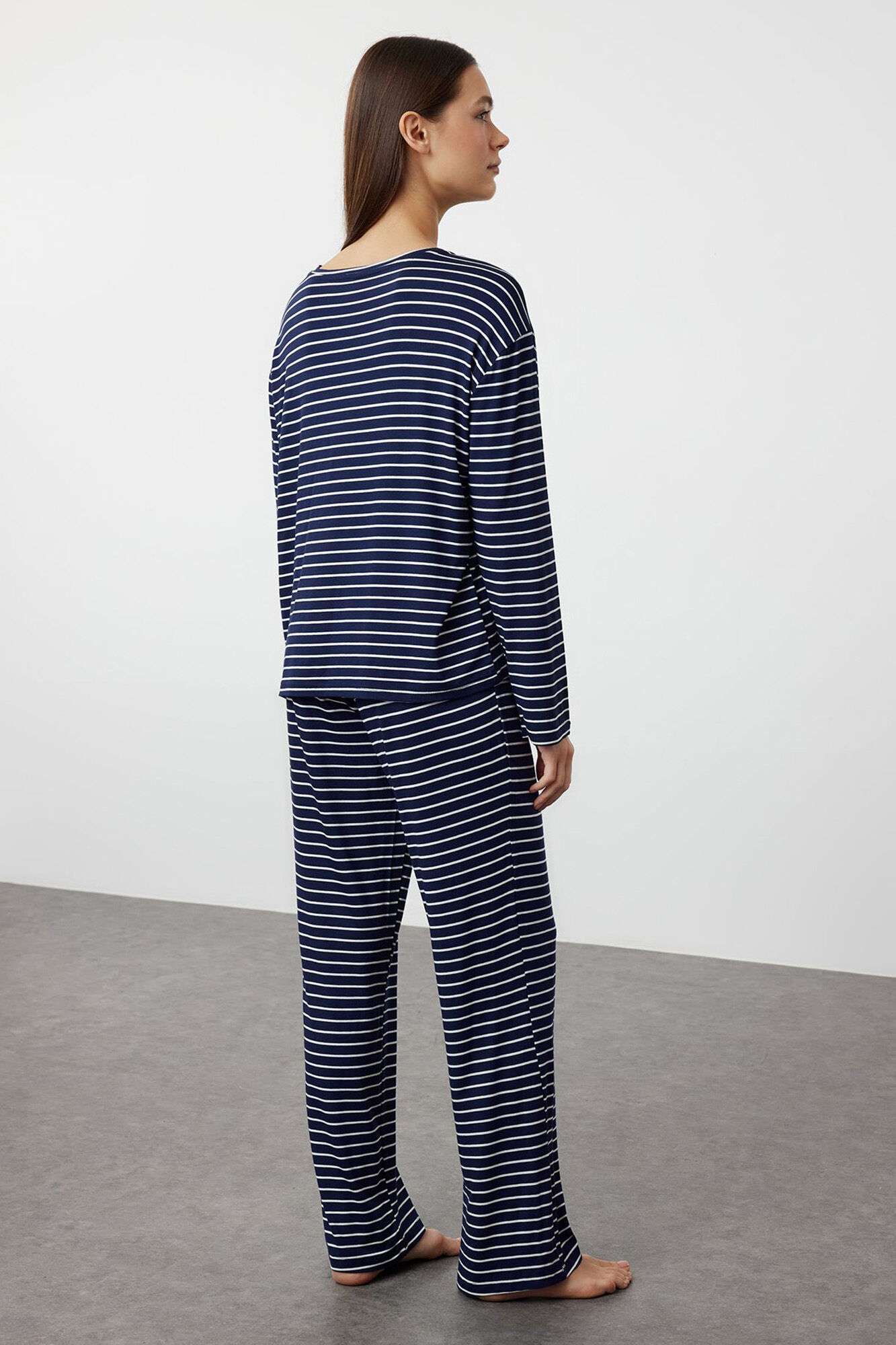 Trendyol Conjunto de pijama de viscose riscas azul marinho 