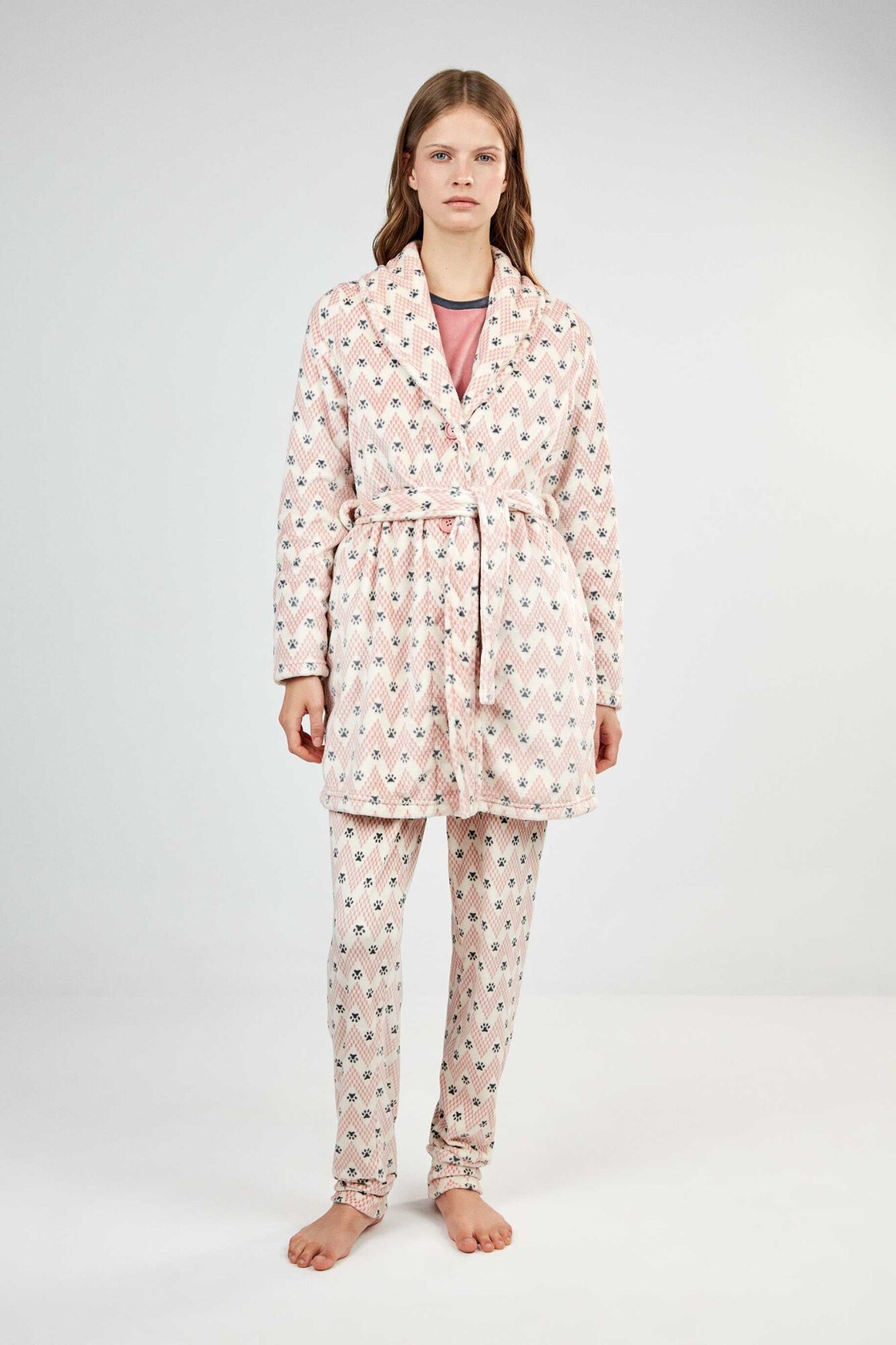 Gisela Robe gola smoking estampada