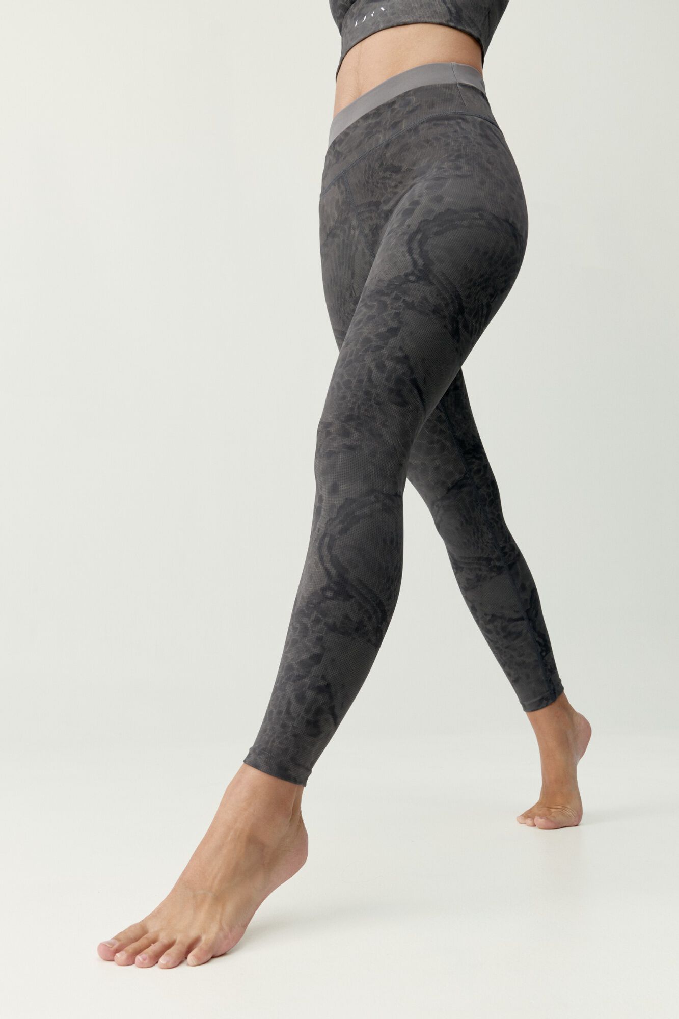 Born Living Yoga Legging Vis&oacute;n Ember