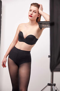 Gisela Soutien com decote extremo remov&iacute;vel