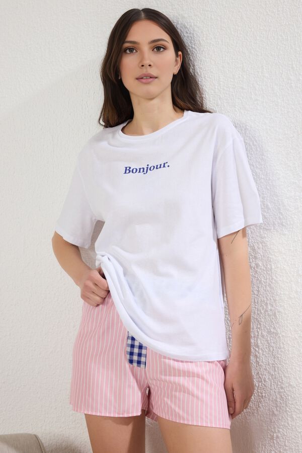 Trendyol Conjunto de pijama curto &agrave;s riscas branco