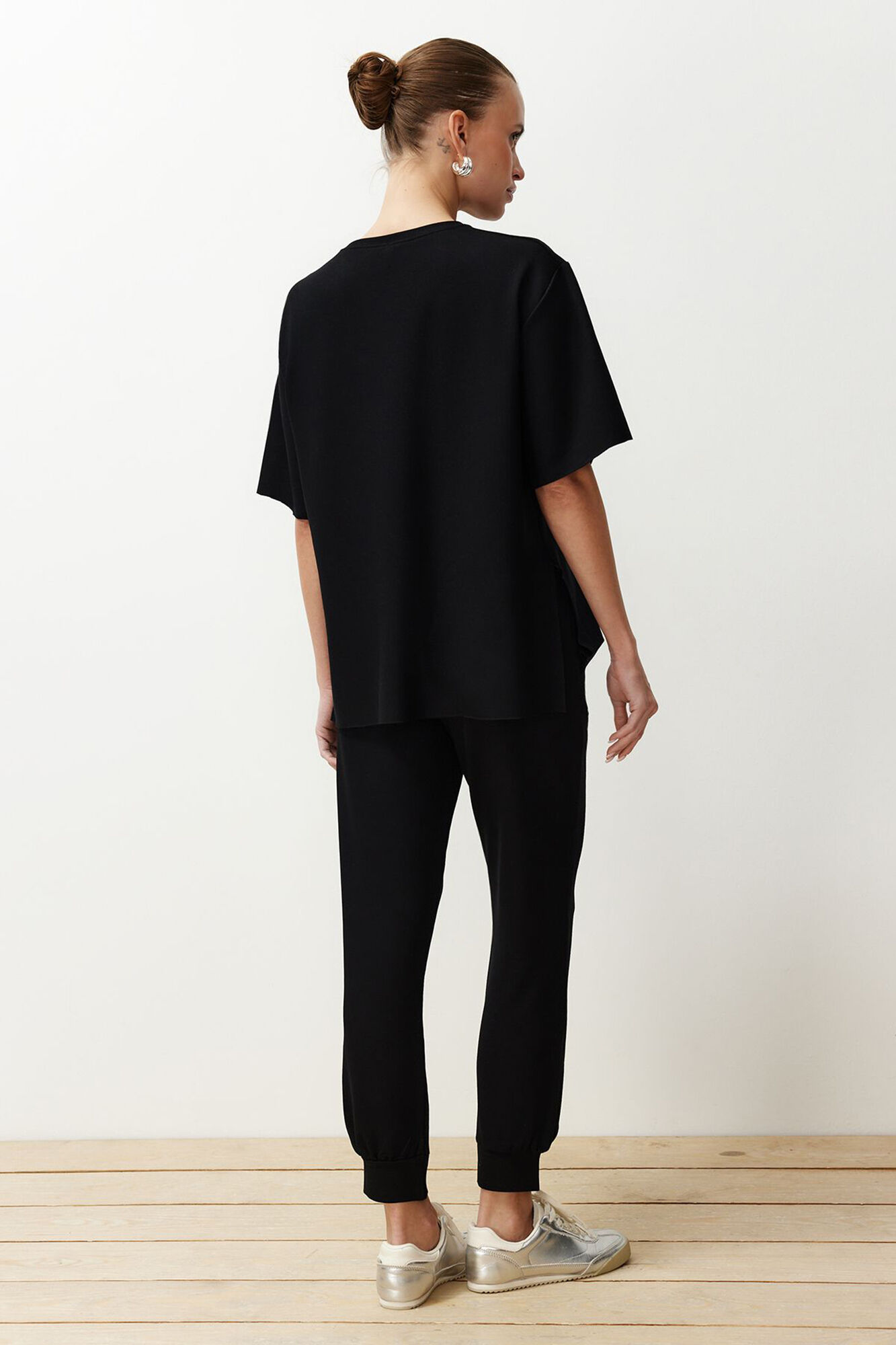 Trendyol Conjunto pantalones y camiseta negro liso