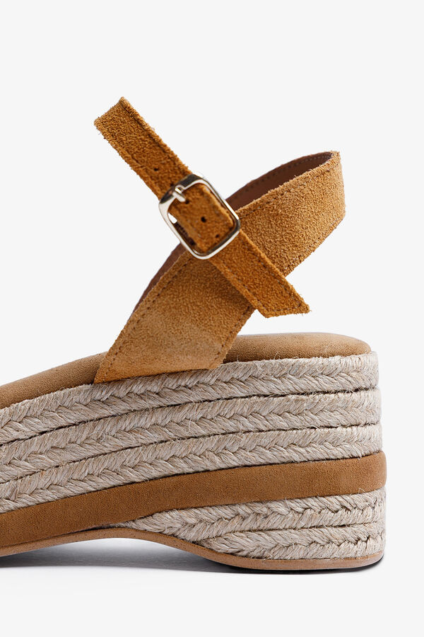 Popa Sand&aacute;lia cunha baixa Meri camur&ccedil;a cru