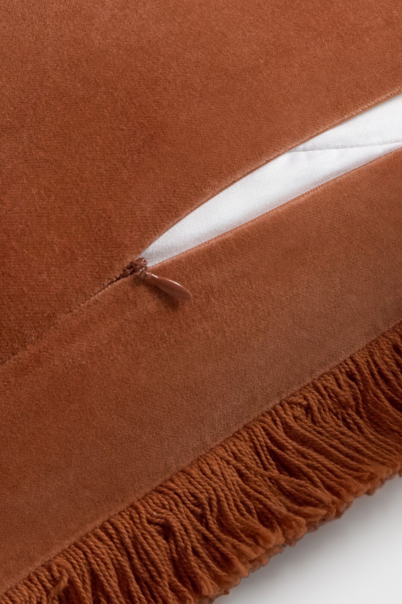 Textura Capa de almofada em algod&atilde;o de veludo com franjas