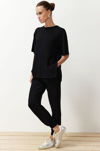 Trendyol Conjunto básico de corrida, blusa e calças de gola redonda 