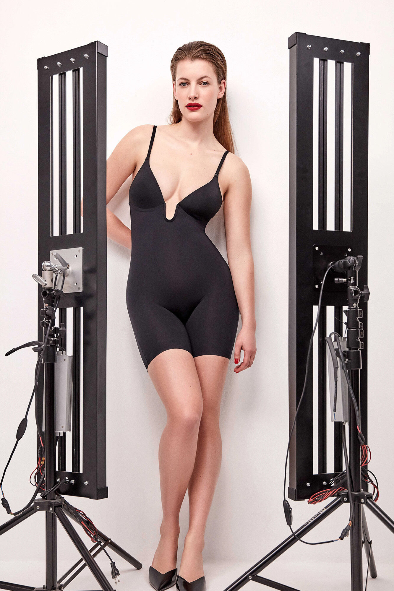 Gisela Cal&ccedil;a body com decote extremo