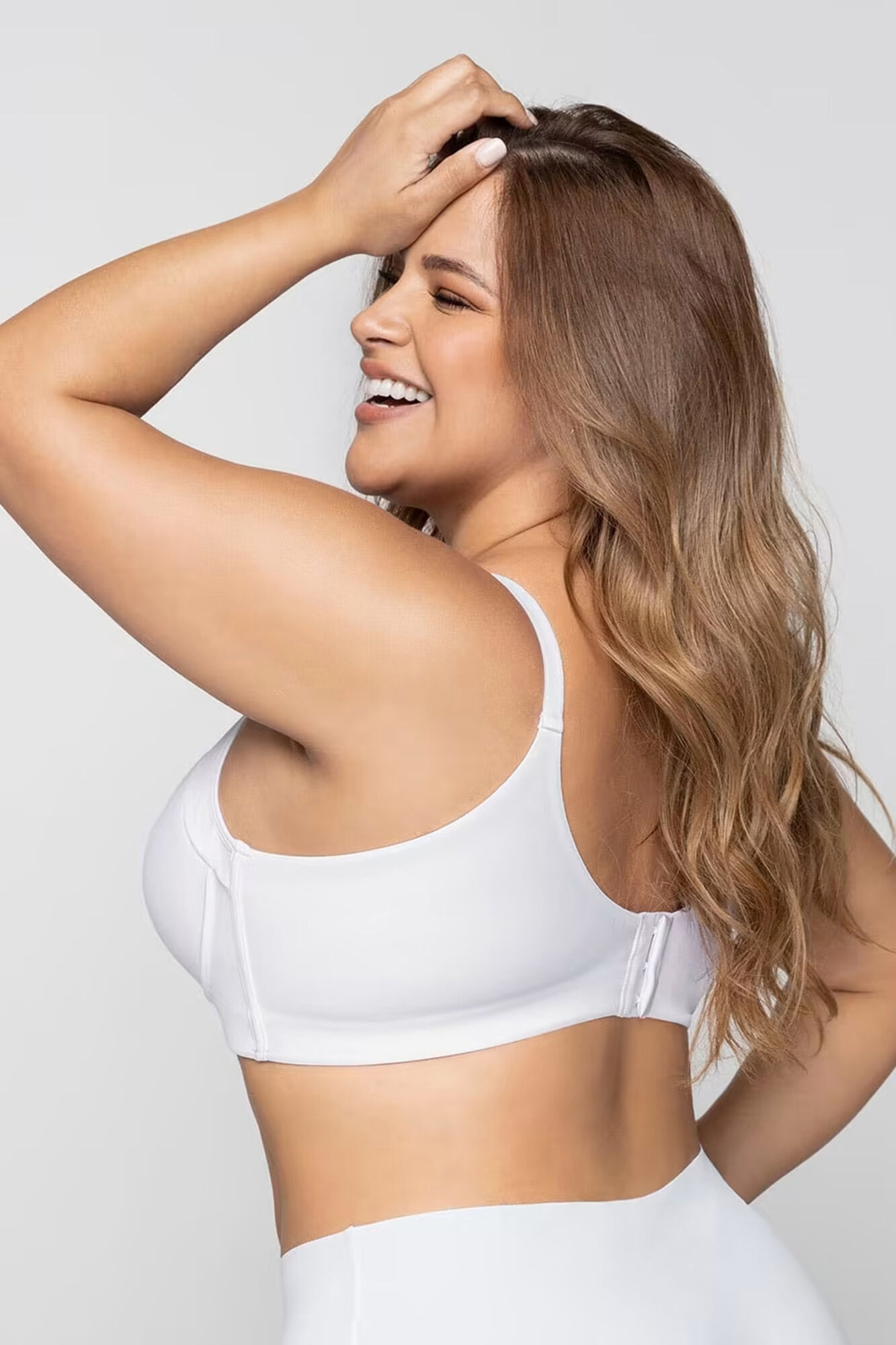 Leonisa Soutien push-up macio com alta cobertura nas cavas e costas. Suti&atilde; com Cobertura