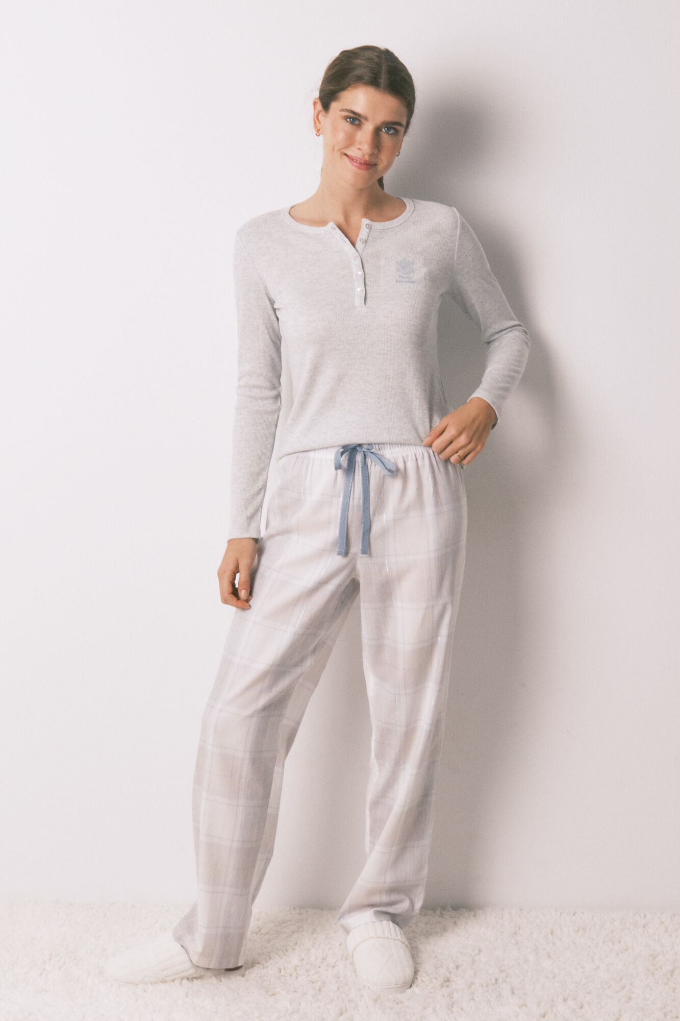 Women'secret Pijama largo cuadros efecto brillo gris