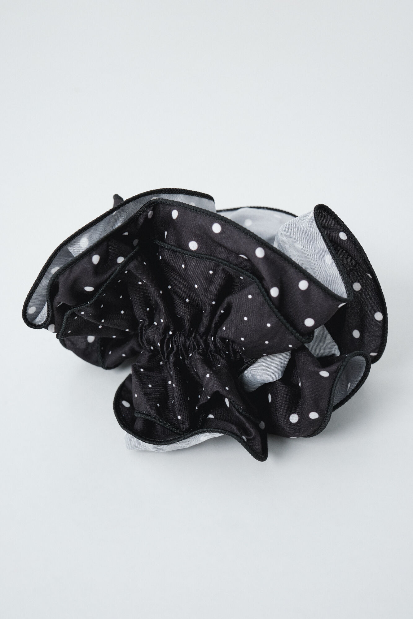 Women'secret Maxi scrunchie de bolinhas branco e preto
