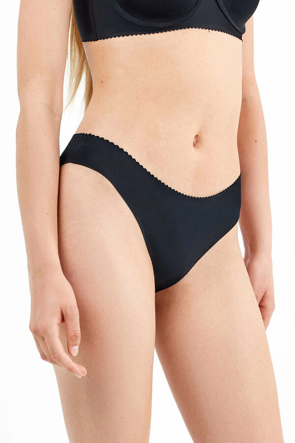 Gisela Cueca cl&aacute;ssica invis&iacute;vel em microfibra preto