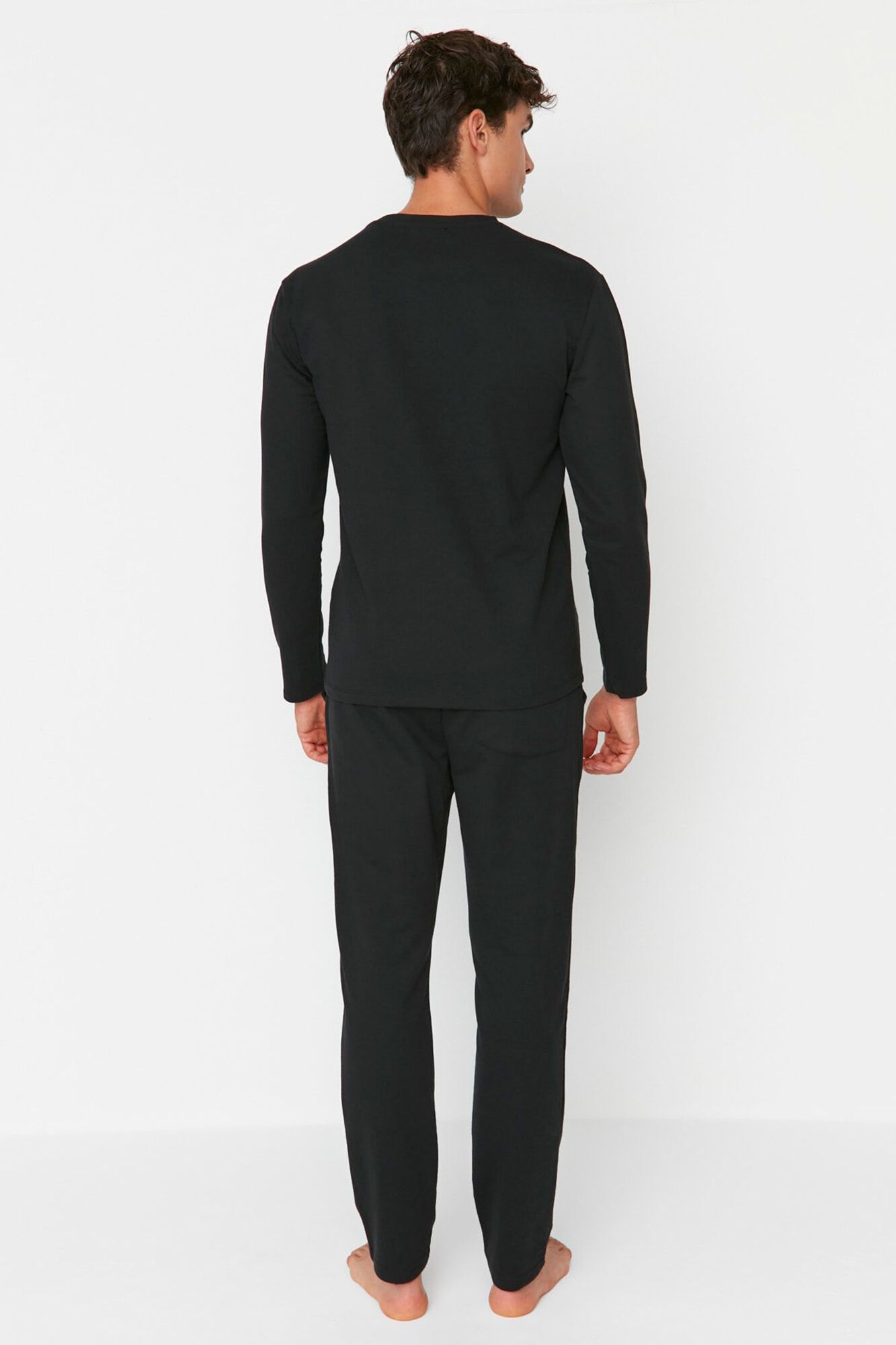 Trendyol Conjunto de pijama preto com estampado de slogan e corte regular de 2 camadas 