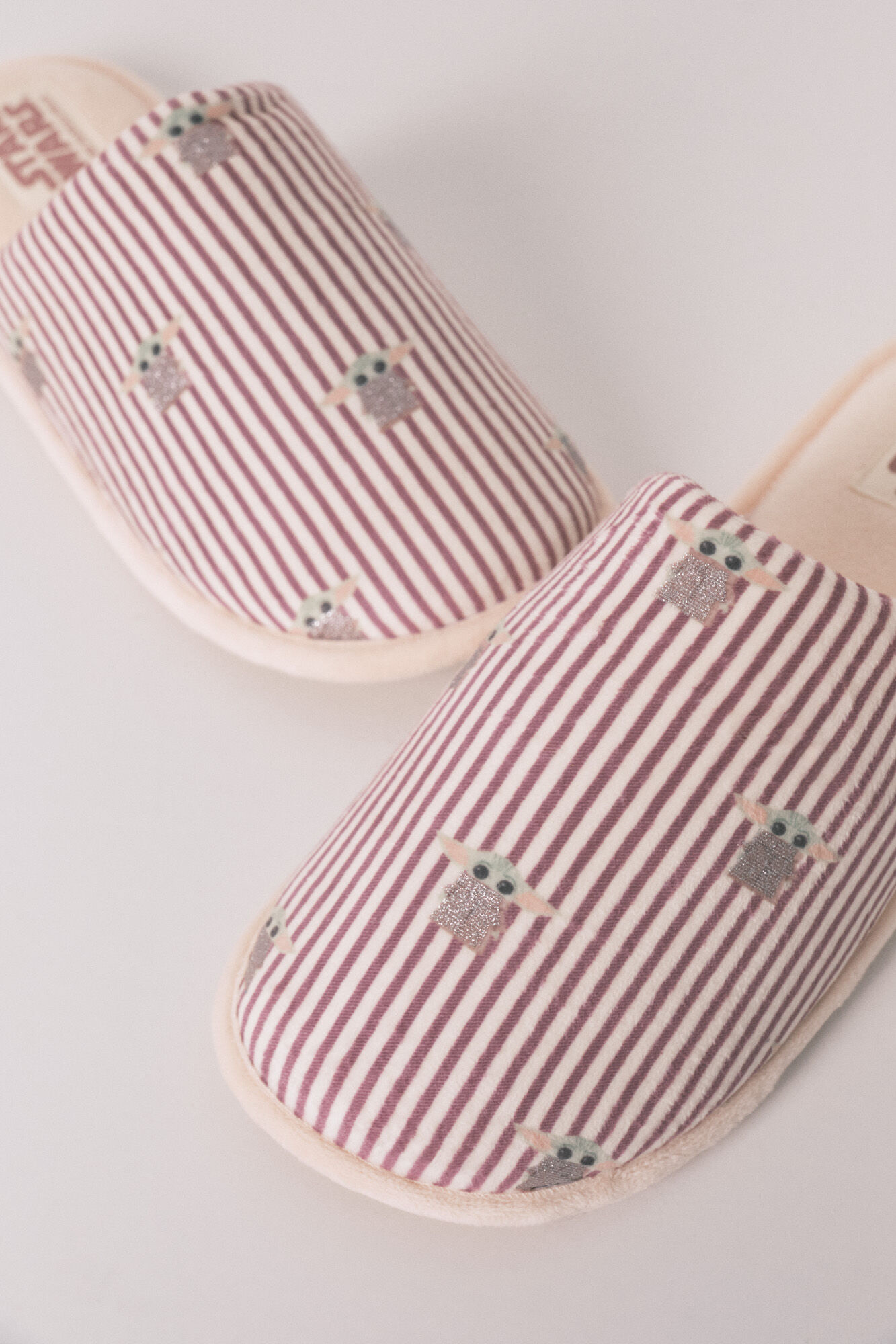 Women'secret Chinelos de quarto Baby Yoda &agrave;s riscas