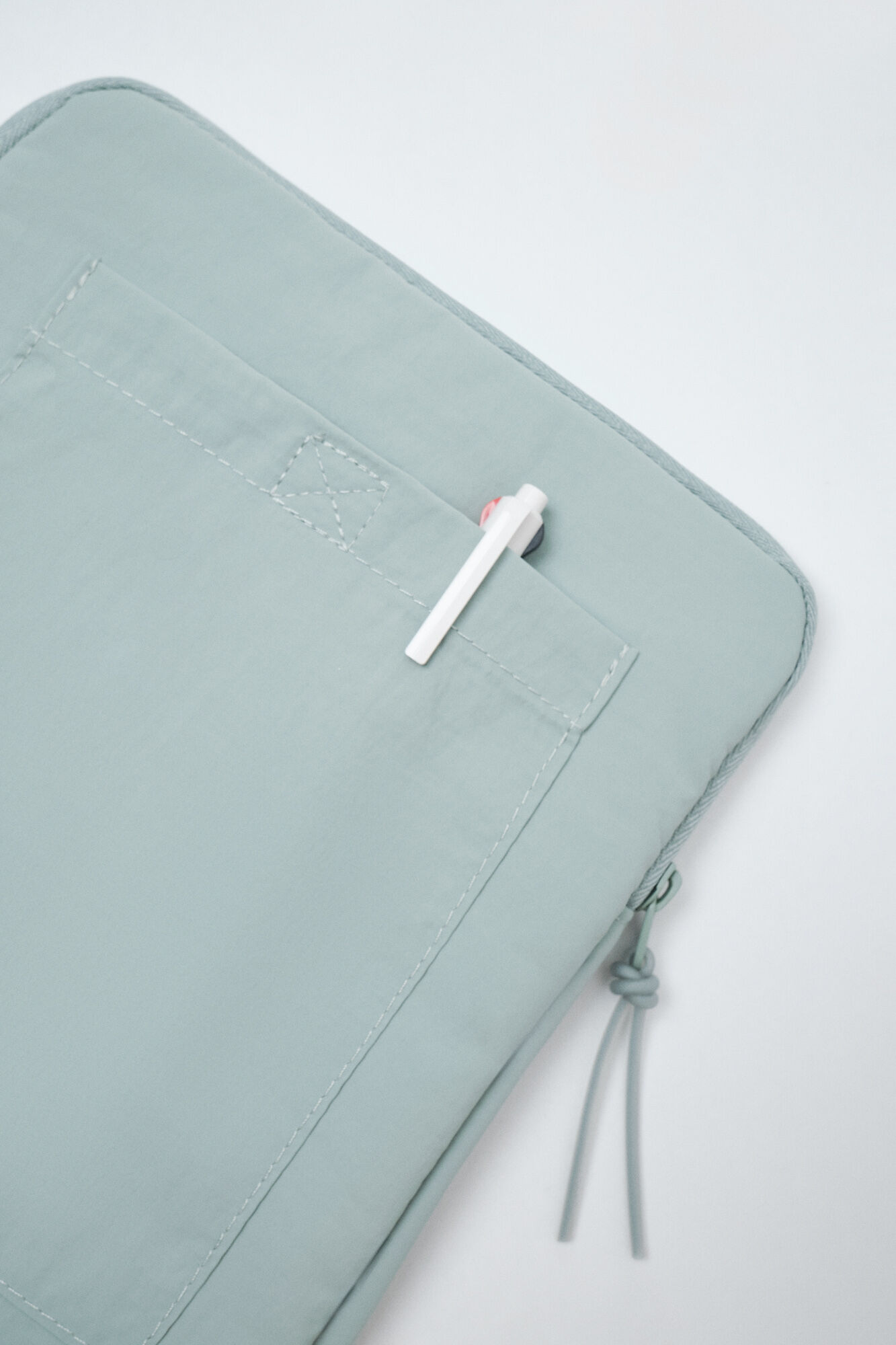 Women'secret Capa para tablet acolchoada verde