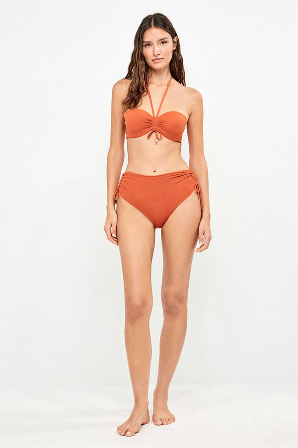 Gisela Cueca de biqu&iacute;ni cintura alta em tecido piqu&eacute; lurex dourado vermelho