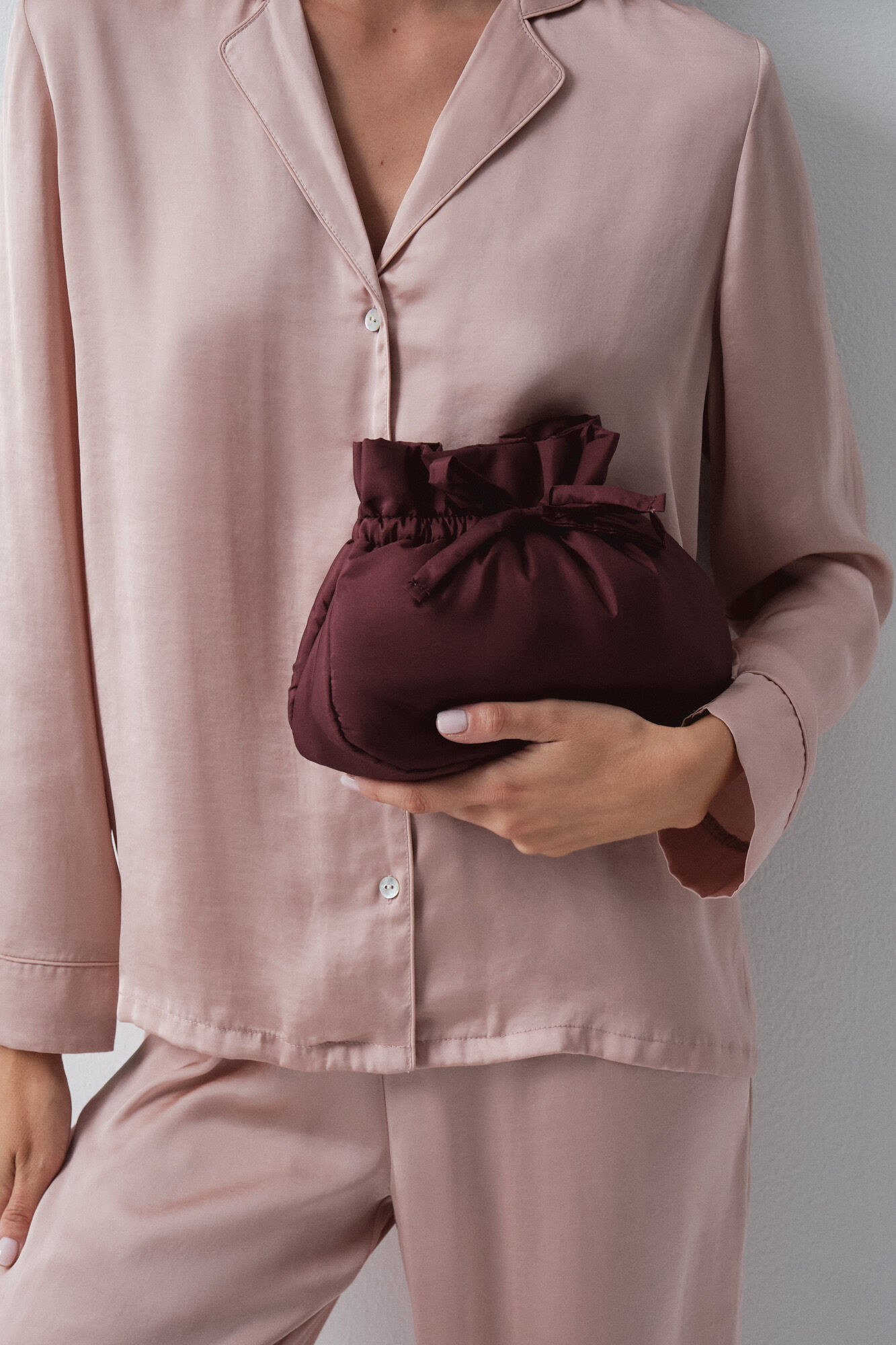 Women'secret N&eacute;cessaire m&eacute;dio tipo clutch acolchoado