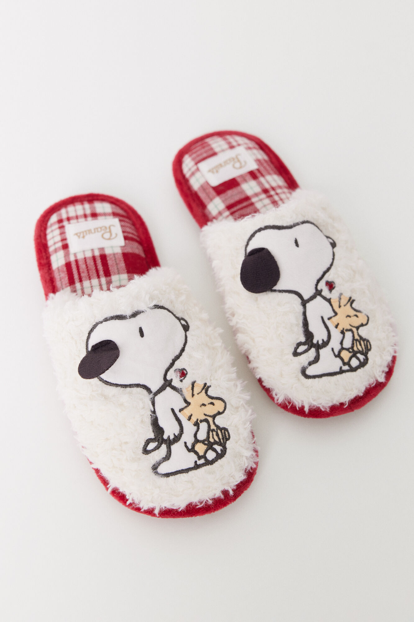 Snoopy house shoes hotsell