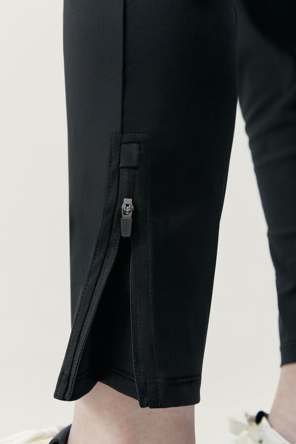 Born Living Yoga Jogger Airla Black preto