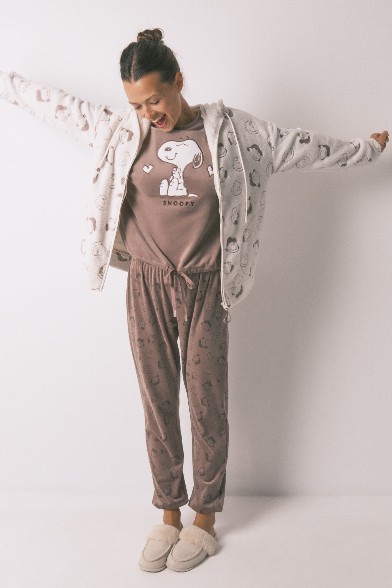 Women'secret Robe curta de pele de borrego branca do Snoopy