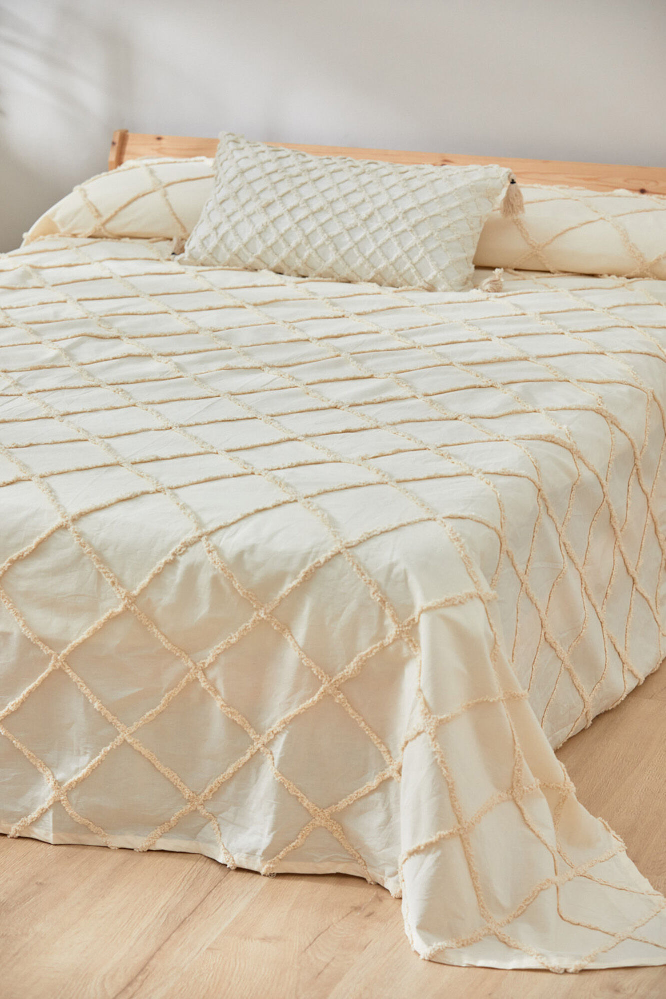 Calma House Colcha con tufting crudo Royal 270x280