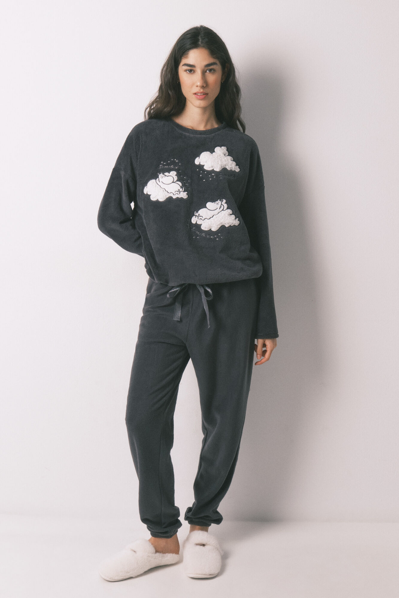 Women'secret Pijama comprido em polar estampado Moomin cinza
