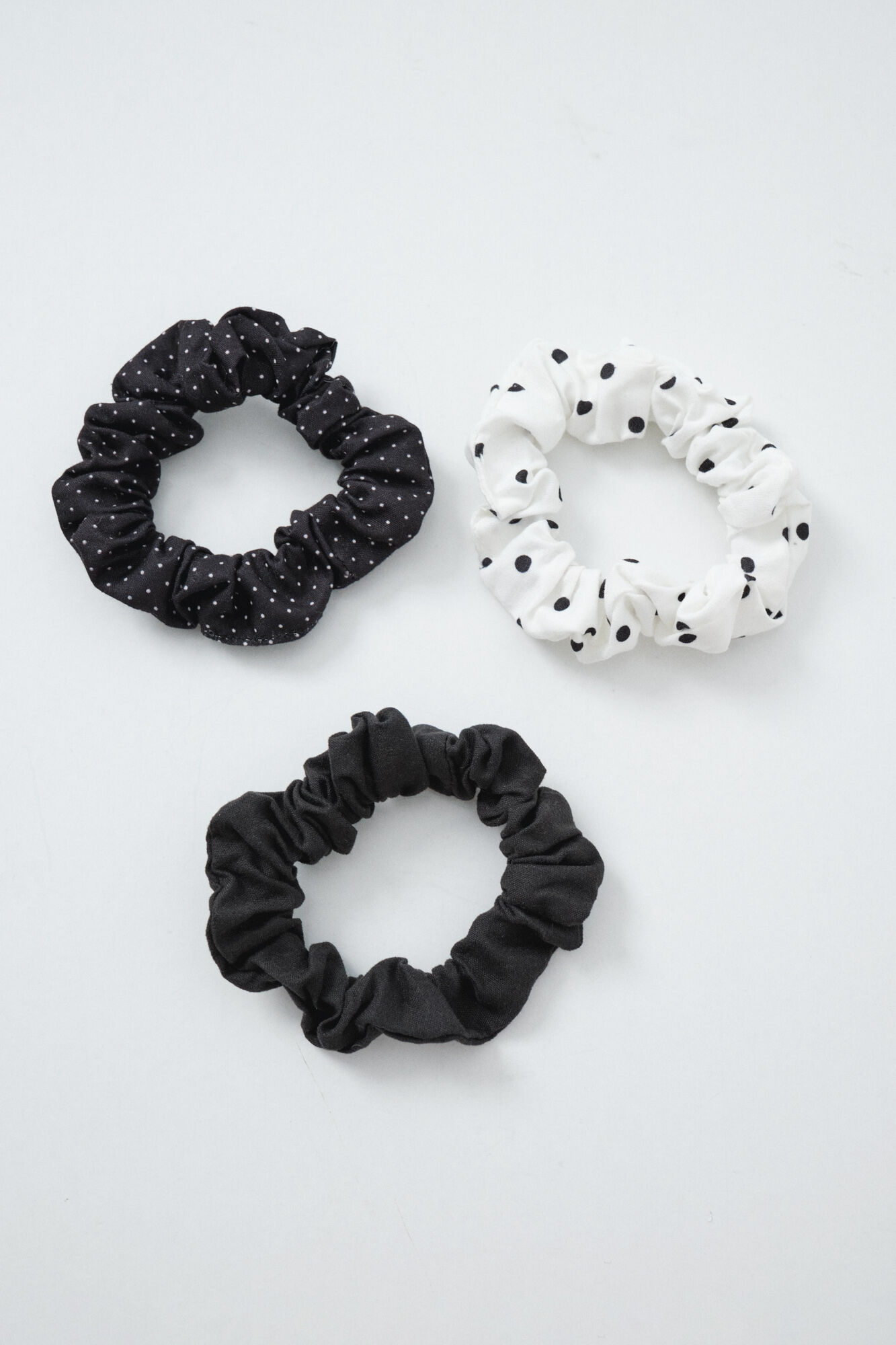 Women'secret Pack 3 el&aacute;sticos de cabelo bolinhas branco e preto