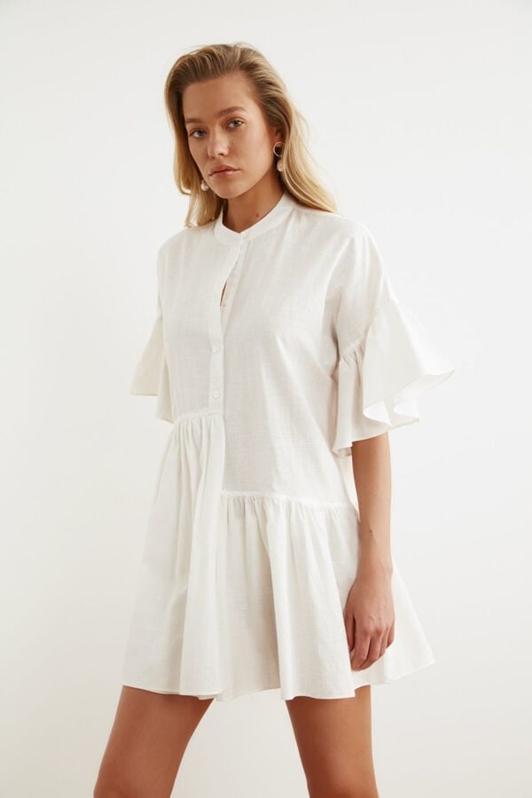 Trendyol Vestido curto camiseiro com folhos branco