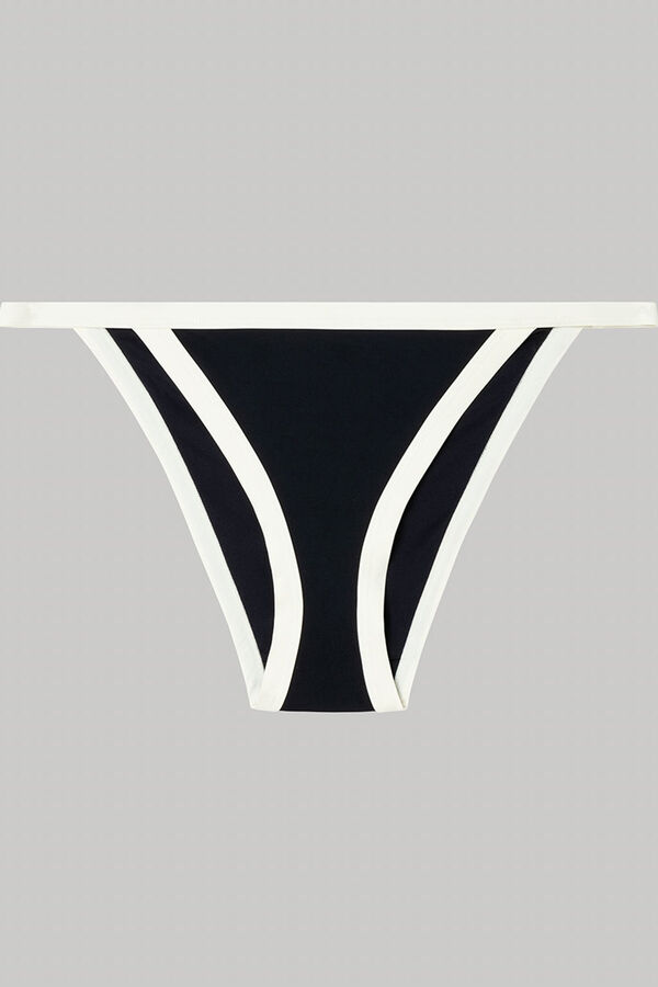 Gisela Braga bikini cl&aacute;sica negra ribete negro