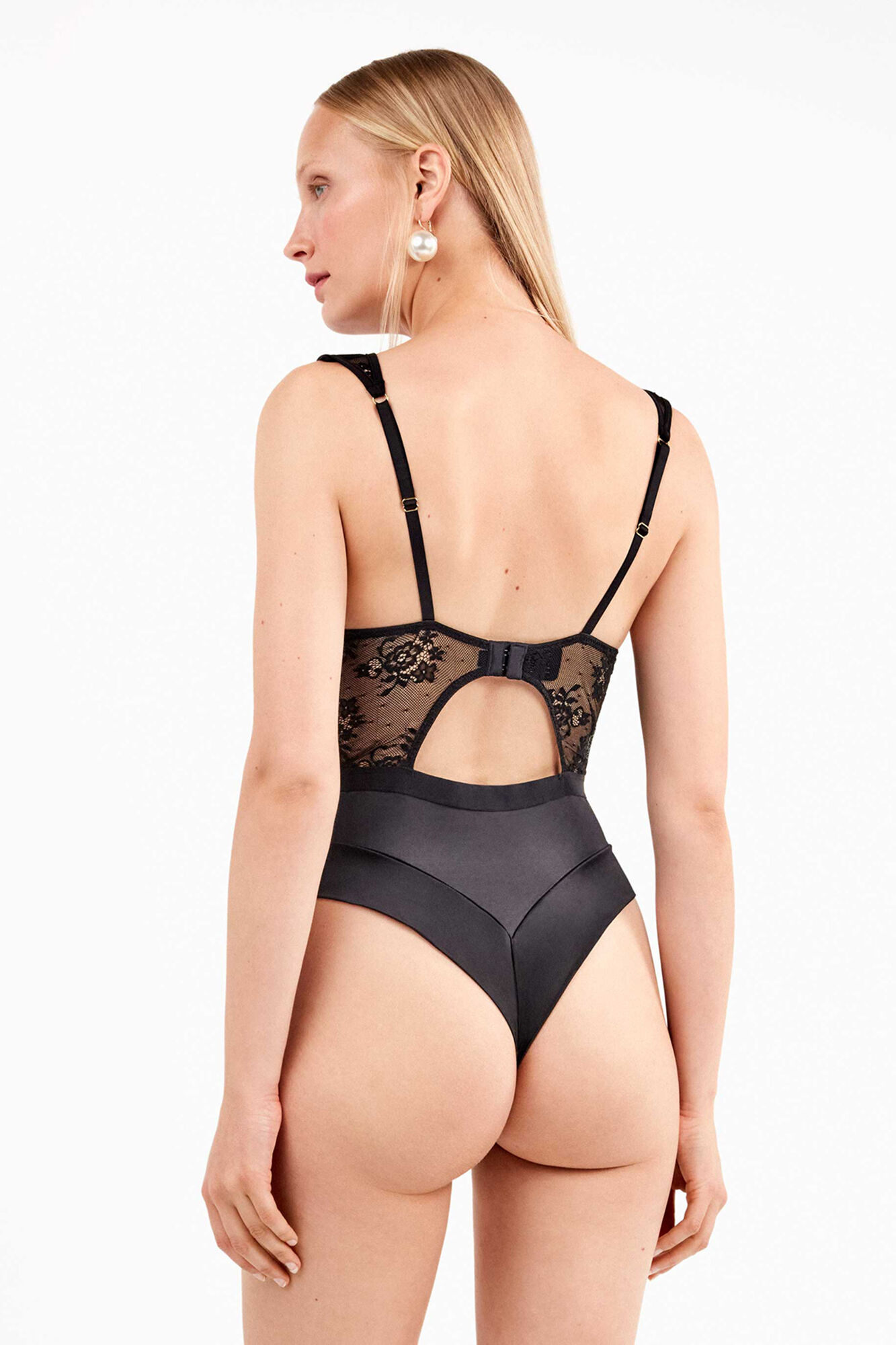 Gisela Body encaje all over hombreras