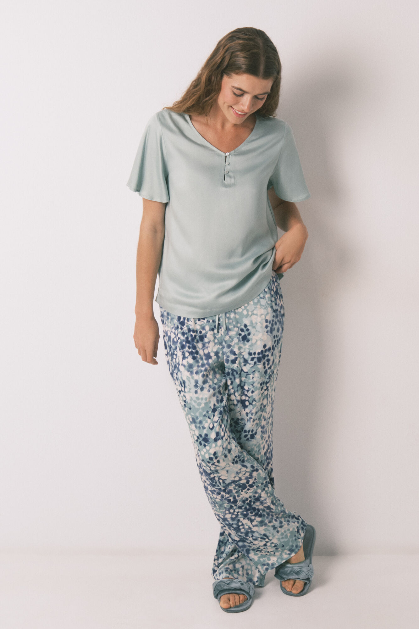 Women'secret Pijama sat&eacute;n viscosa floral verde