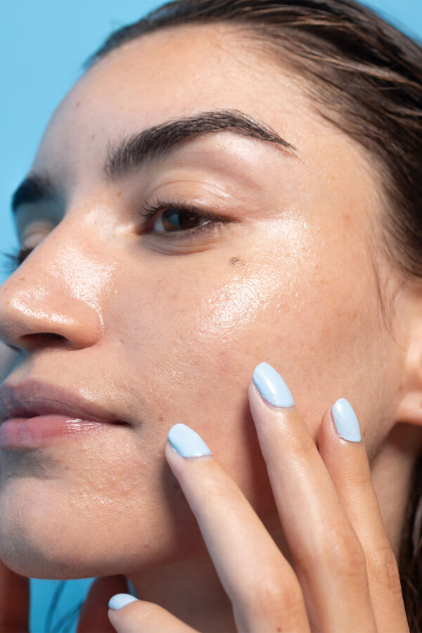 Freshly Cosmetics Multi-Peptide Hydra Milk  azul