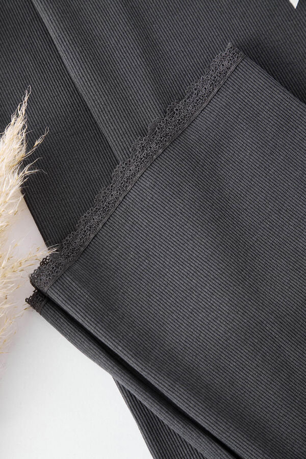 Trendyol Conjunto de pijama de algodão canelado com detalhes de renda cinzento