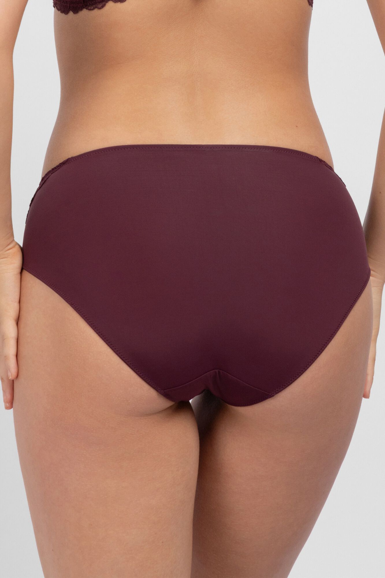 Dorina Cueca Alta Athena