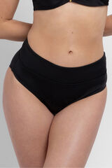 Dorina Cueca completa Togo mago preto
