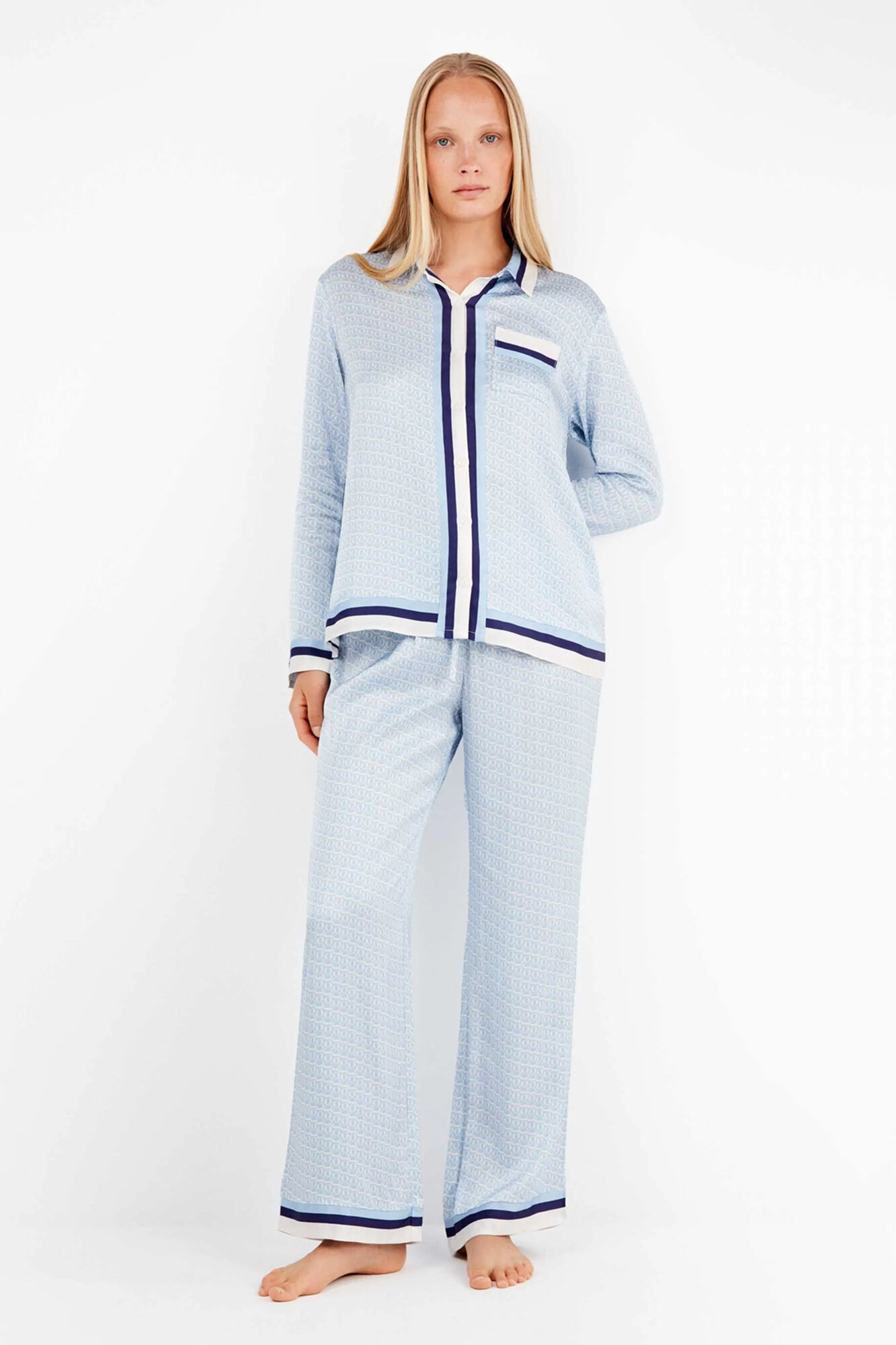 Gisela Pijama camisero estampado monogram