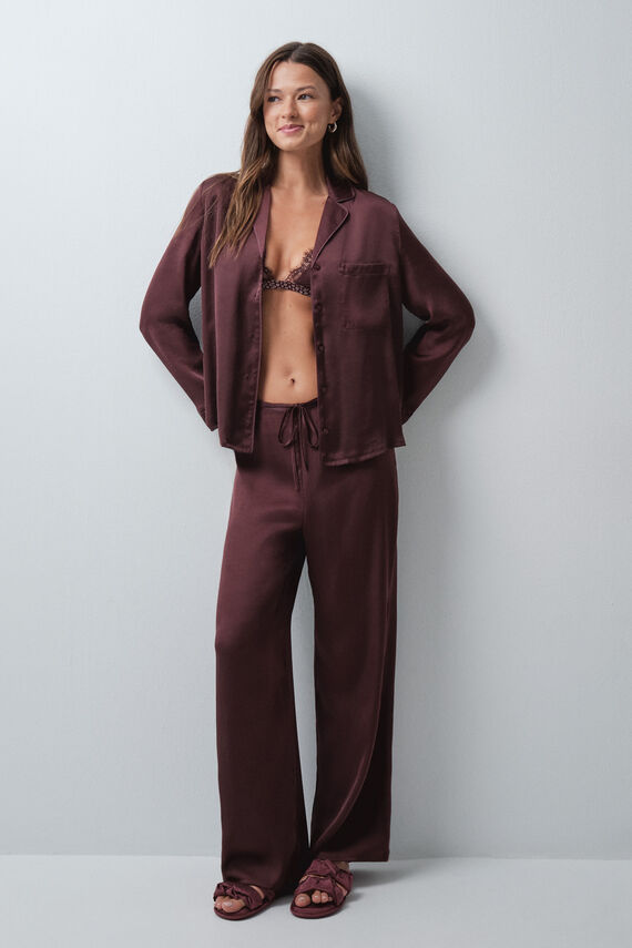 Pijama largo camisero satinado granate